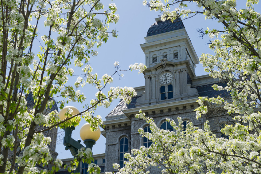 Lyman Hall building on Syracuse University campus 